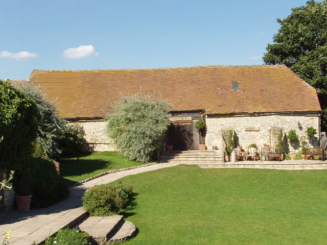 File:Notley Tythe Barn - geograph.org.uk - 46711.jpg