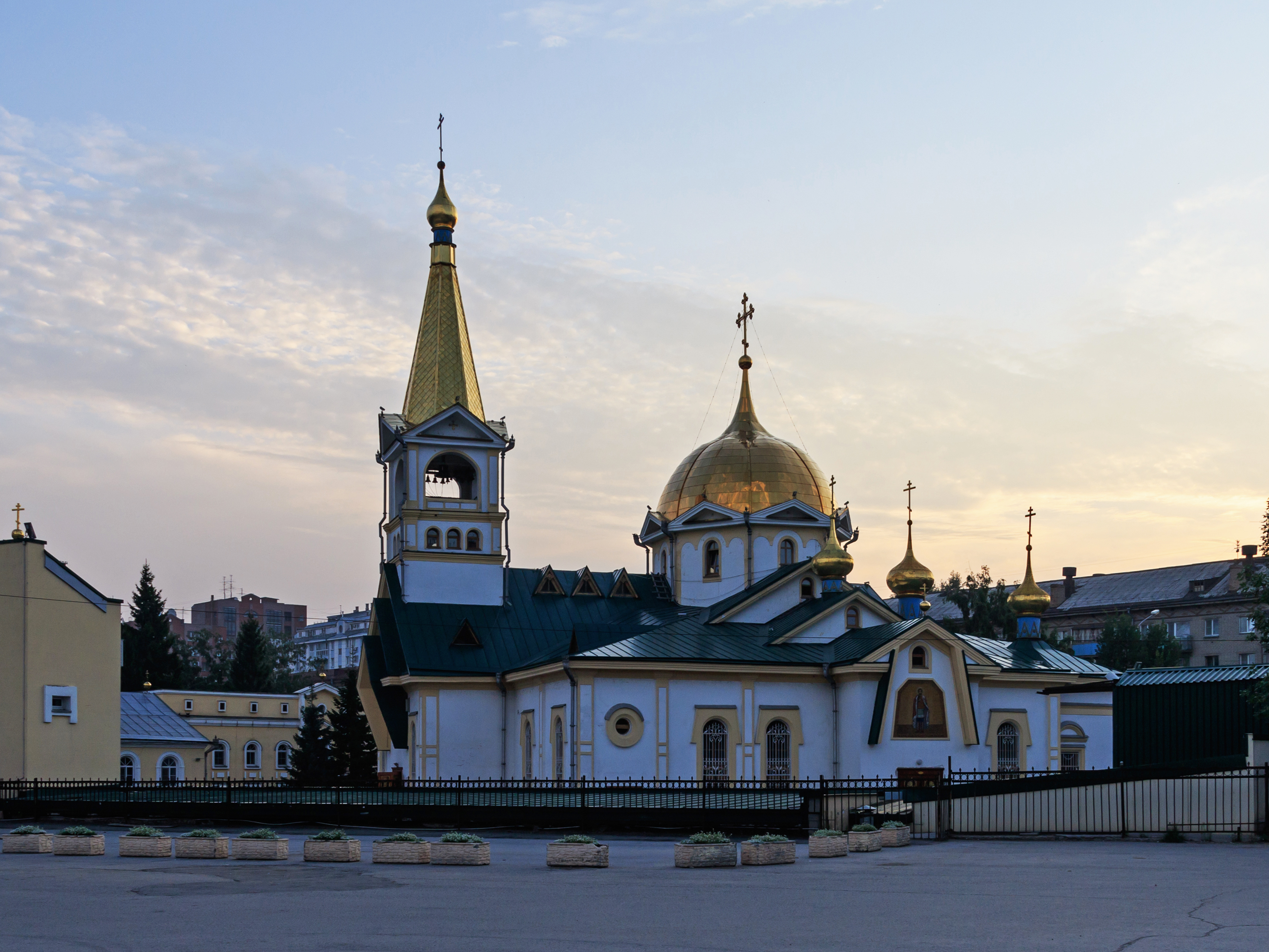 Вознесенск кафедральные соборы. Кафедральный собор Новосибирск. Храм Вознесения Новосибирск. Воскресенский собор Новосибирск. Кафедральный собор Вознесения Христова, Новосибирск.