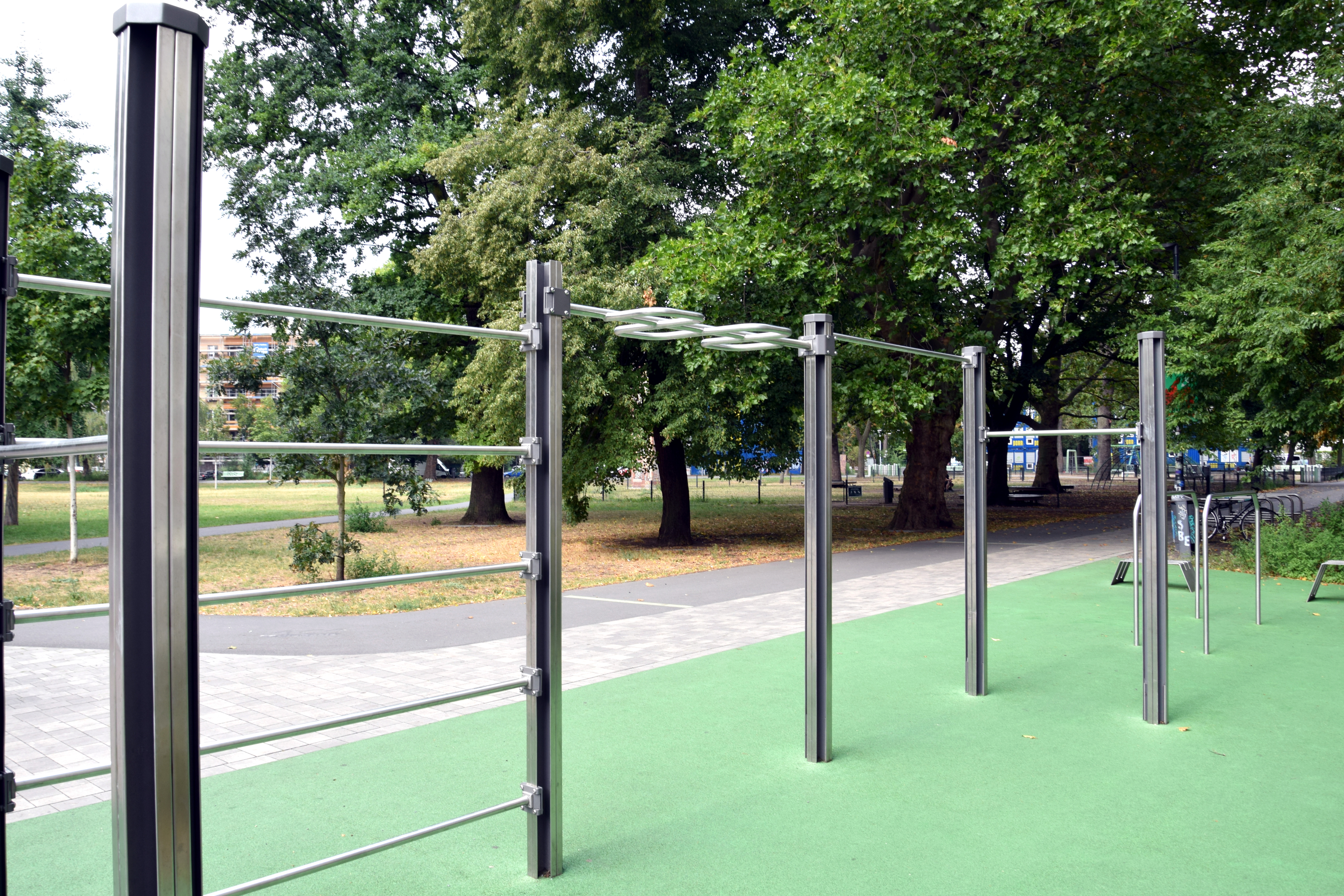Outdoor gym - Wikipedia