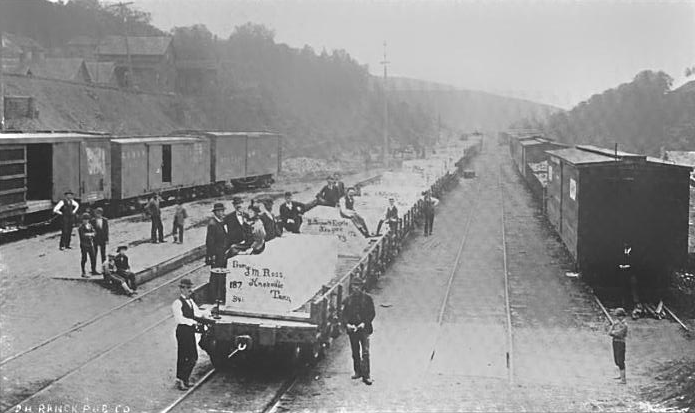 File:Ross Marble Quarry trainload 1895.png