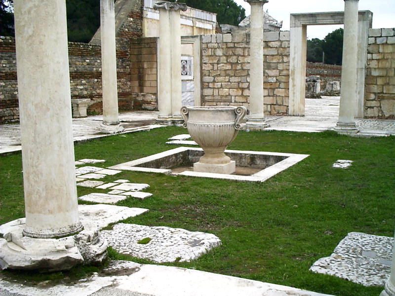 File:Sardis Synagogue courtyard.JPG