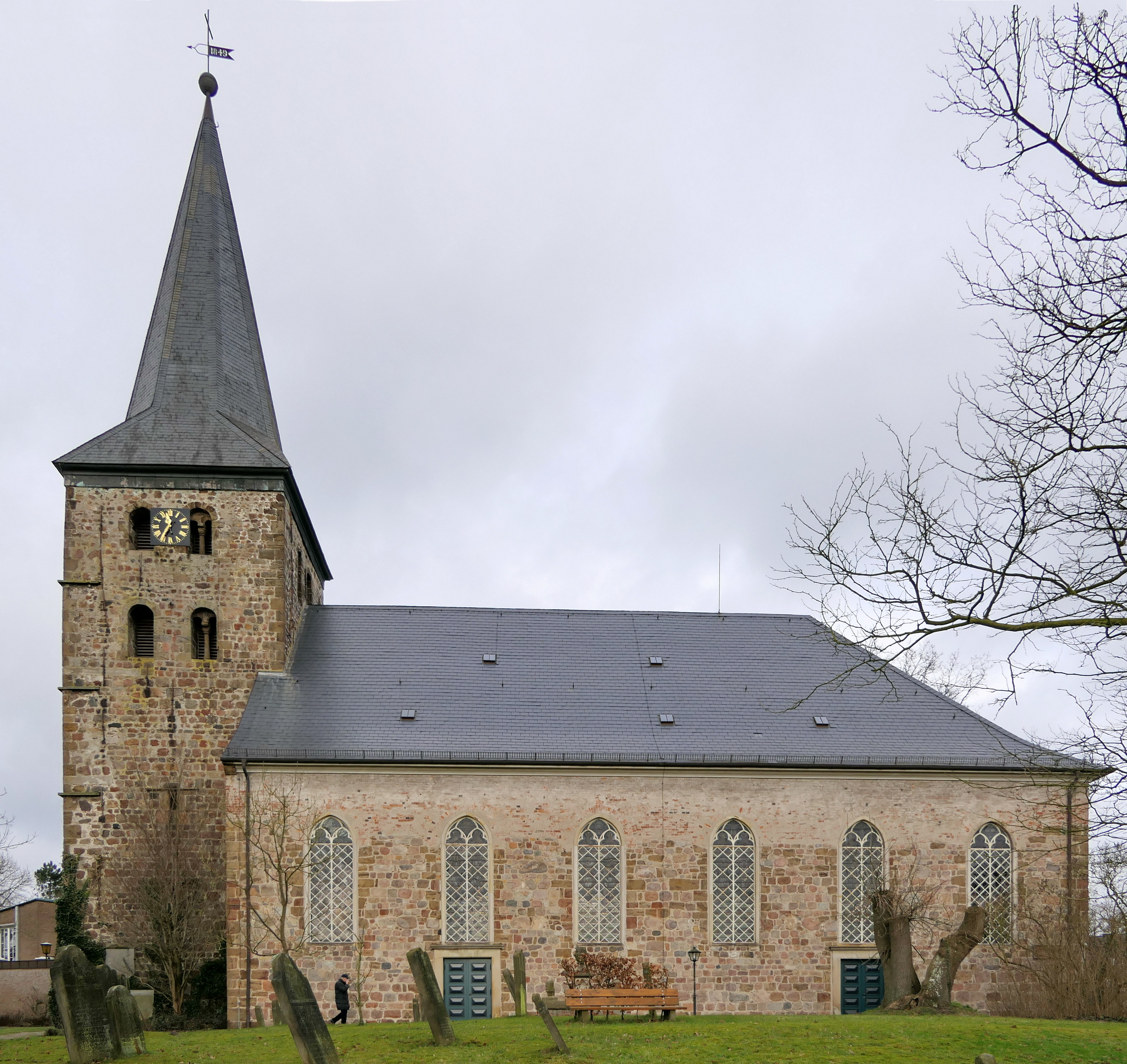 File:St.-Martini-Kirche (Bremen-Lesum) 02 -.jpg - Wikimedia Commons