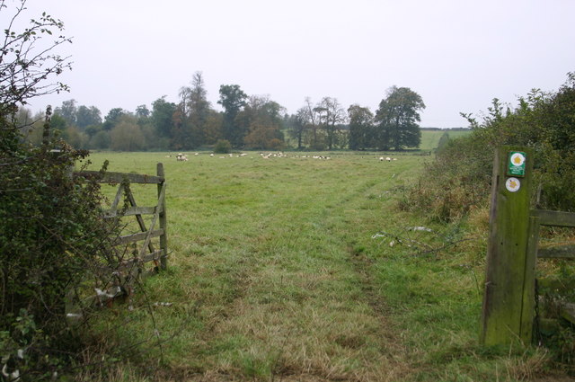 File:The Bernwood Way heads up to the B4011 - geograph.org.uk - 717296.jpg