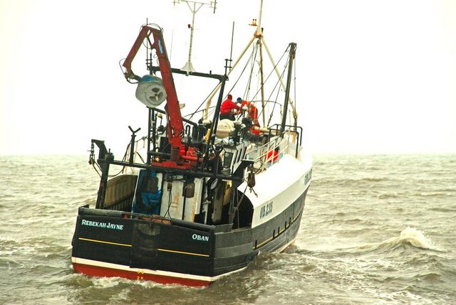 File:Trawler departing Kilkeel (5of6) - geograph.org.uk - 1141896.jpg