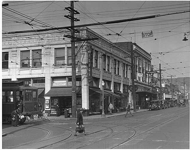 File:University District, Seattle, ca 1925 (MOHAI 3631).jpg