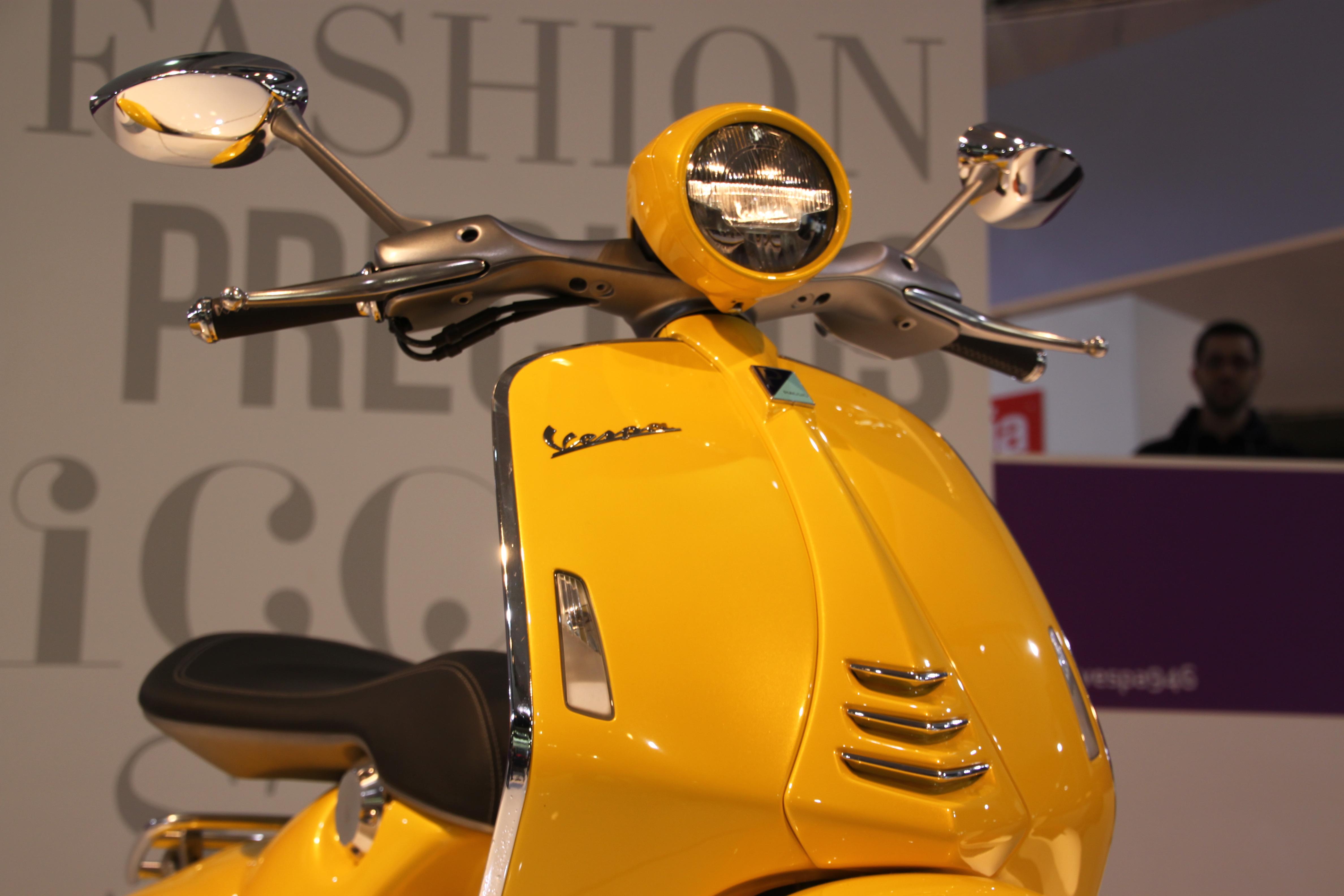 Buy Vespa 946 used - AutoScout24