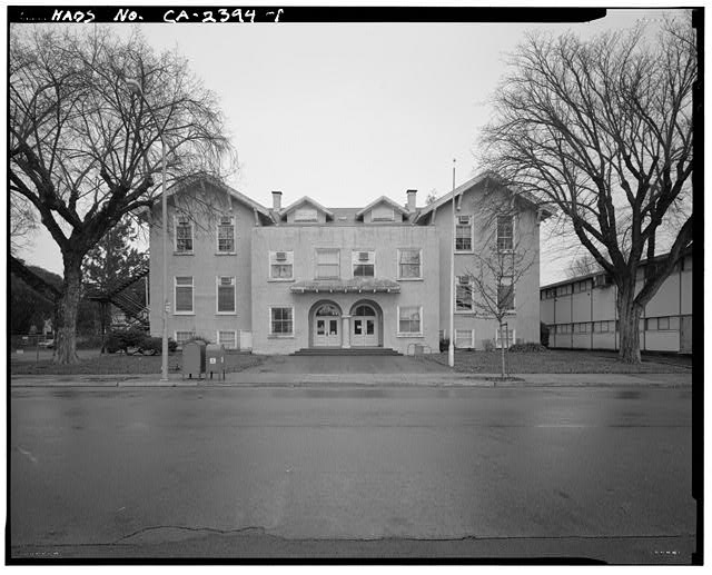 File:Washington Primary School facade, facing north – Bill Agee, 8 January 1994.jpg