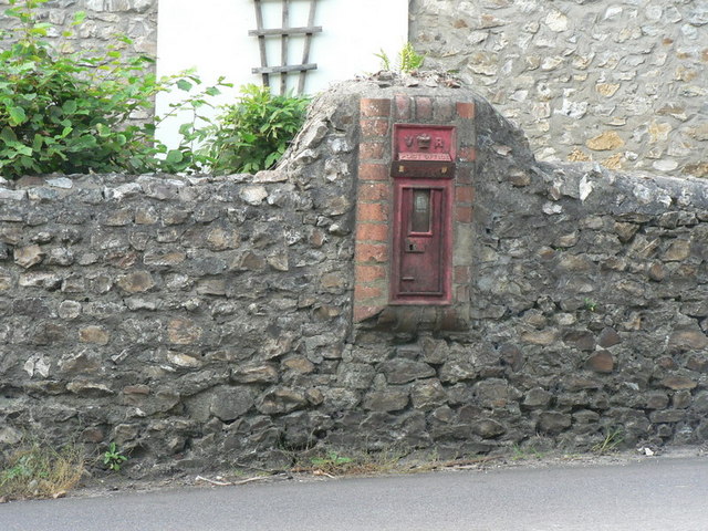 File:Yawl, redundant Victorian postbox - geograph.org.uk - 982562.jpg