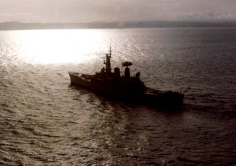 File:07 landing on Bacchante off Arran Sept 75.jpg