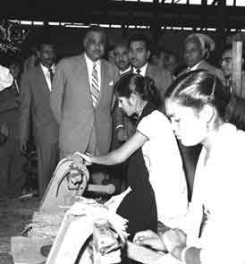 File:A public reception of Abdel Nasser in India (23).jpg