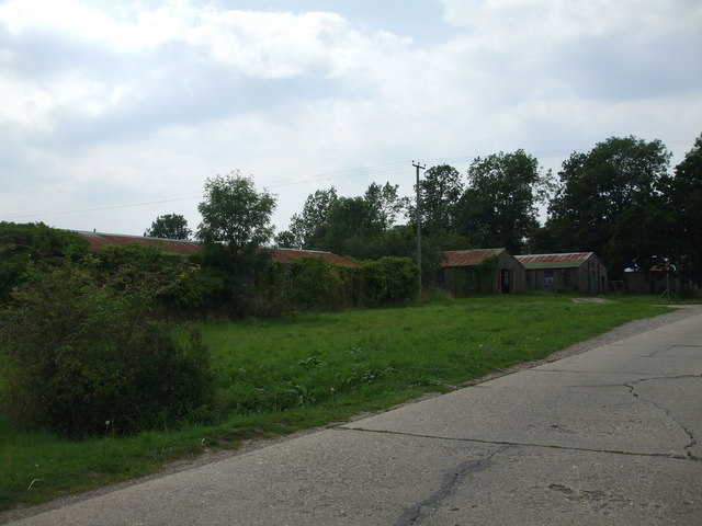 File:Airfield buildings - geograph.org.uk - 1431120.jpg