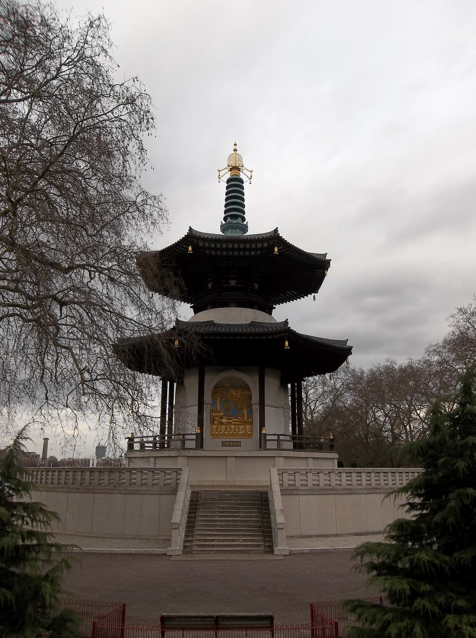 Пагода мир. Battersea Park Pagoda. Пагода метро Свиблово.