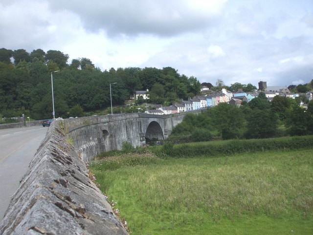 File:Bridge over the Tywi at Llandeilo - geograph.org.uk - 1447405.jpg