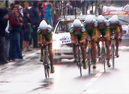 Phonak-Team podczas czasówki drużynowej na Tour de France 2004