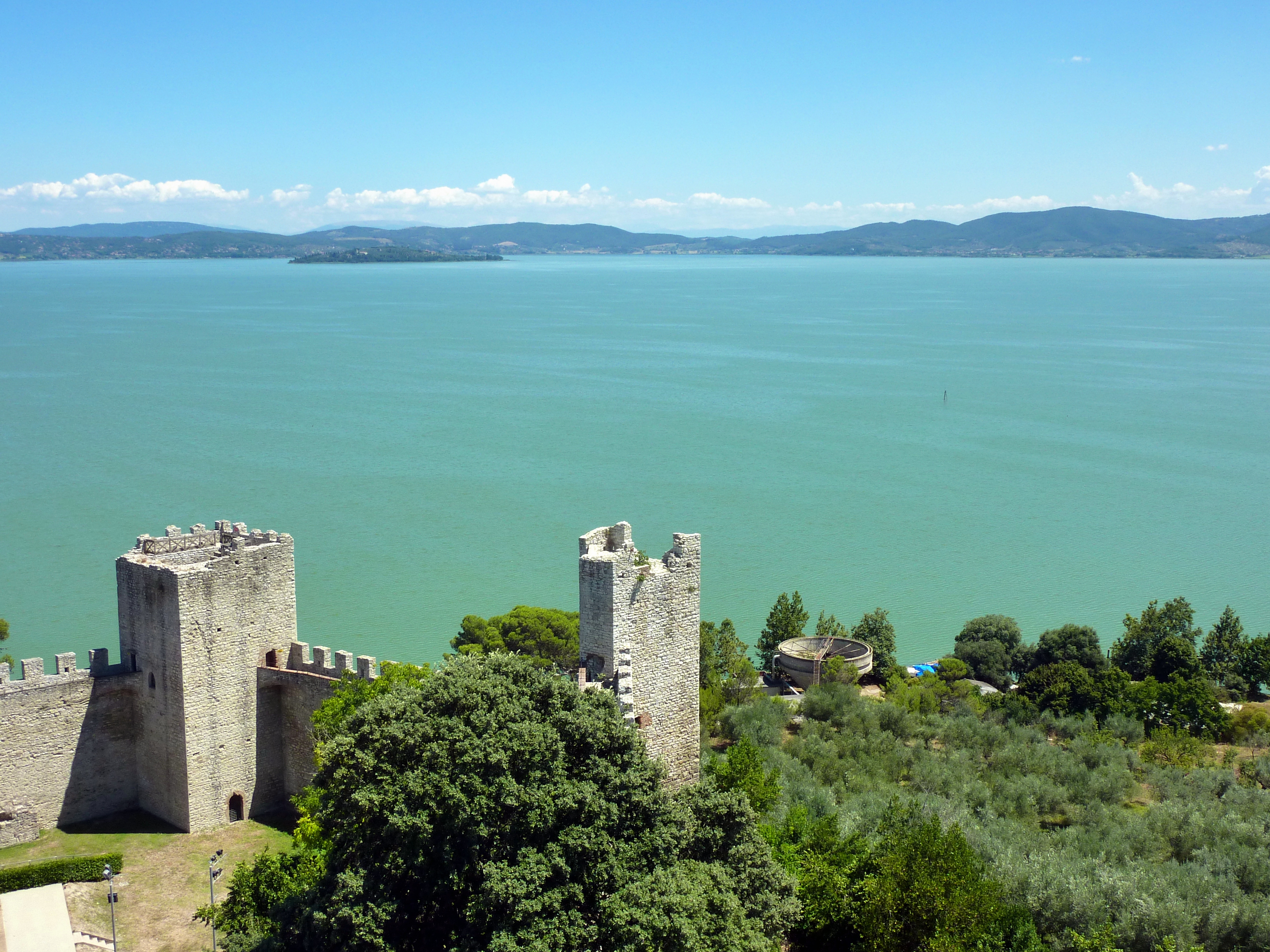 File:Castiglione del Lago, Lago Trasimeno.jpg - Wikimedia Commons