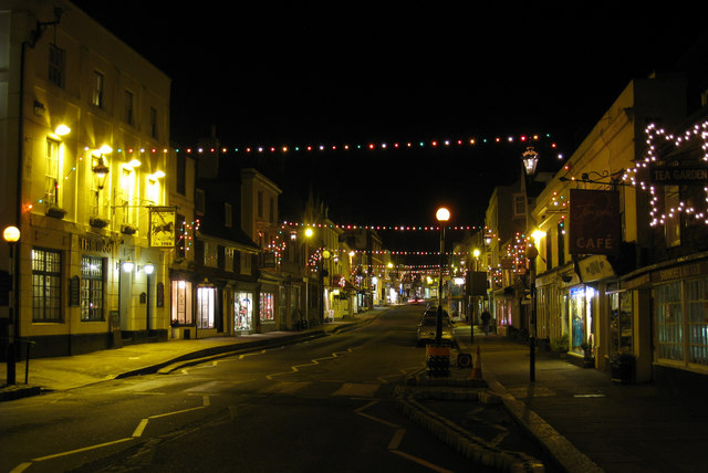 File:Christmas Lights at High Street, Battle, East Sussex - geograph.org.uk - 1085939.jpg