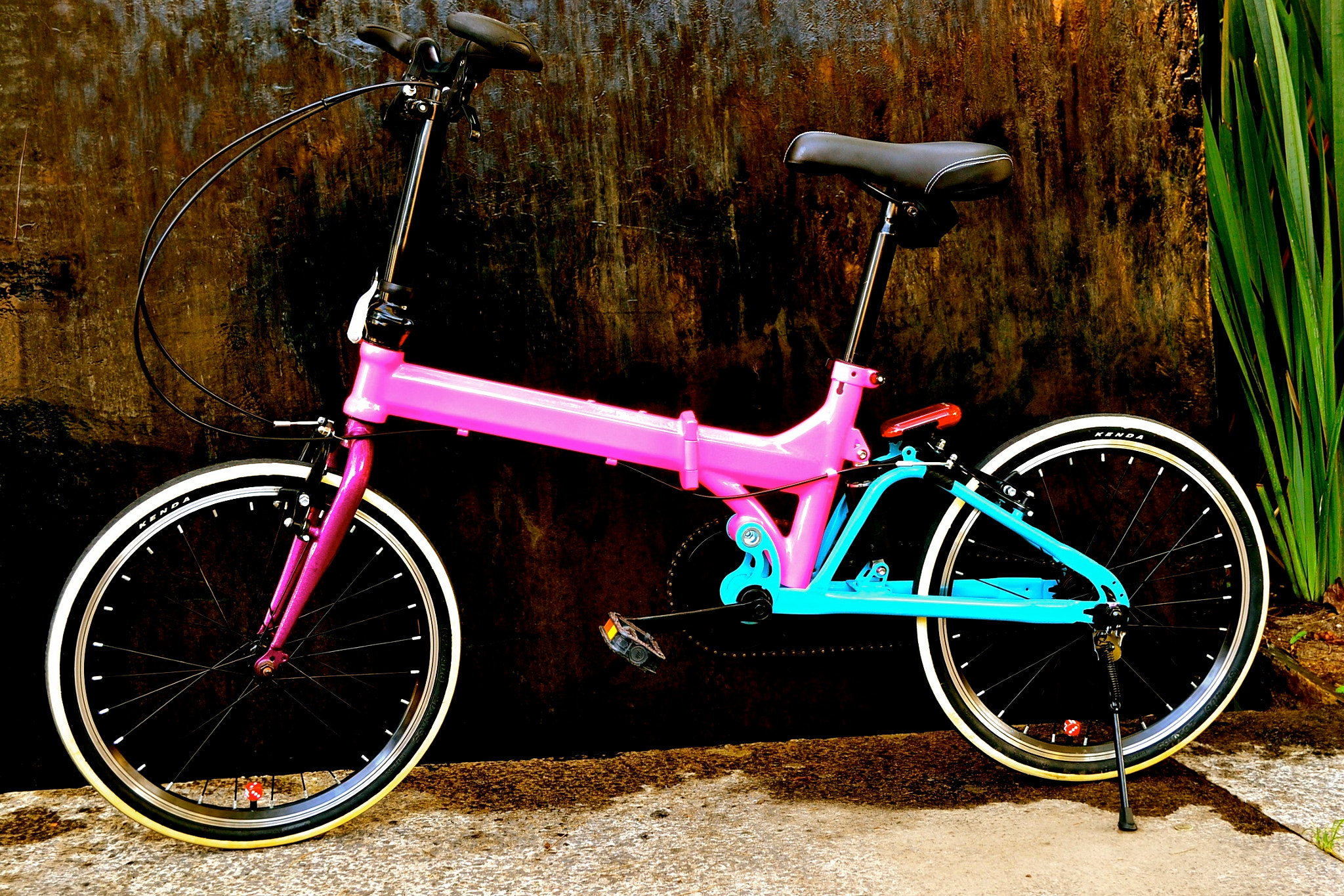 Hot 2025 pink bike