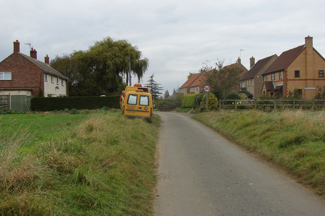 File:Houses at Boughton - geograph.org.uk - 578465.jpg