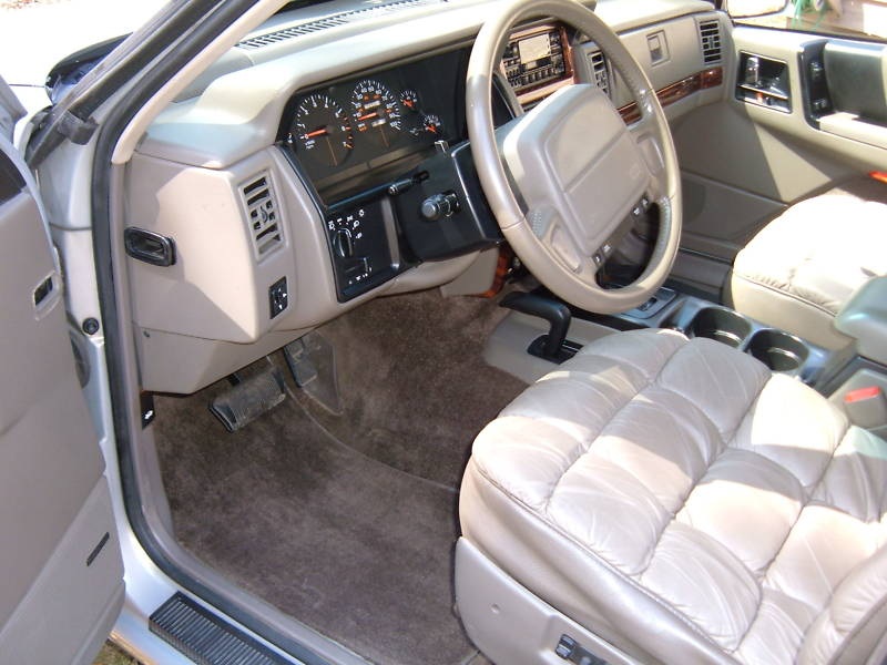 File Jeep Grand Wagoneer 1993 Interior Jpg Wikimedia Commons