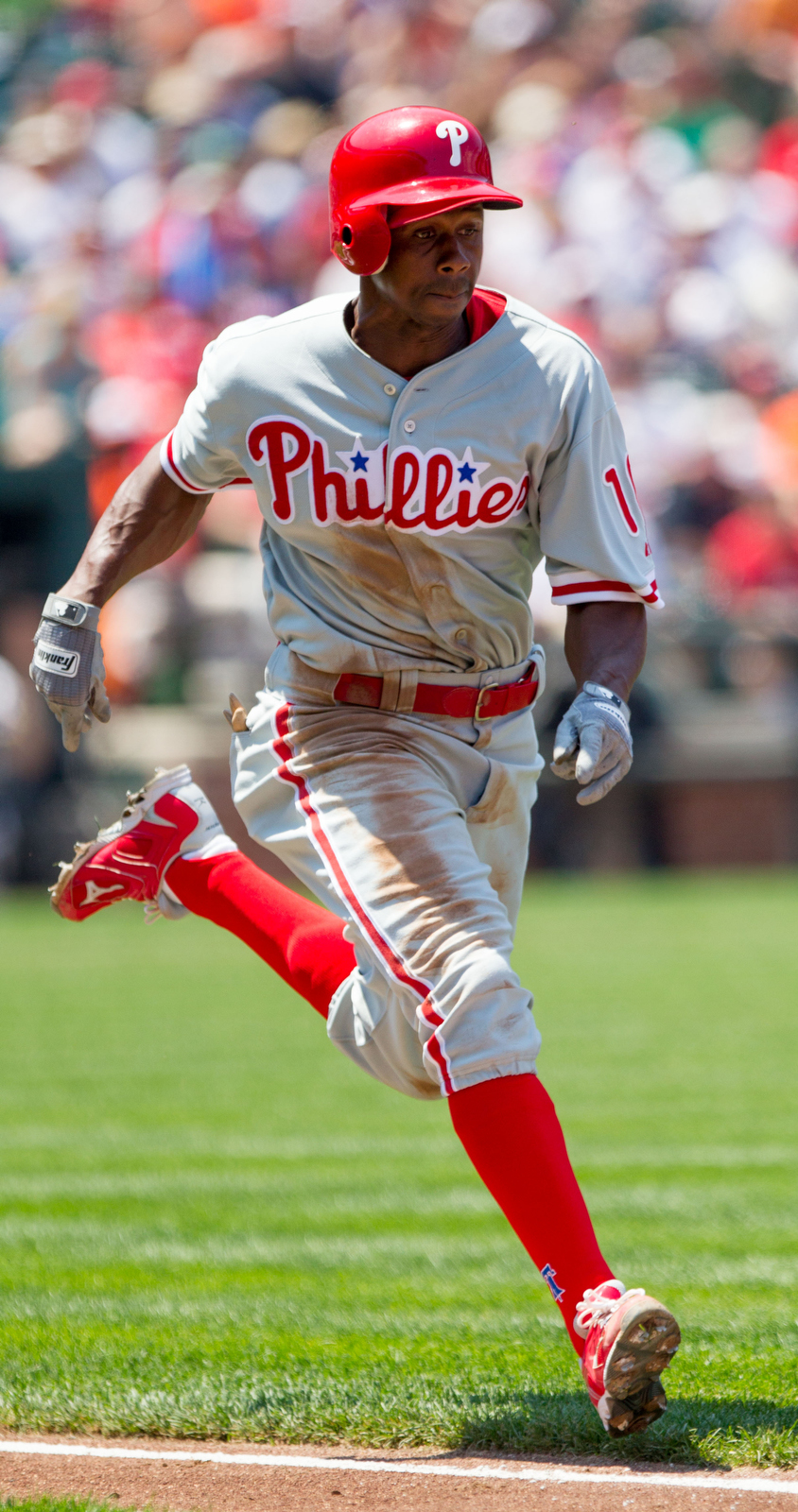 Outfielder Juan Pierre of the Florida Marlins heads to first base