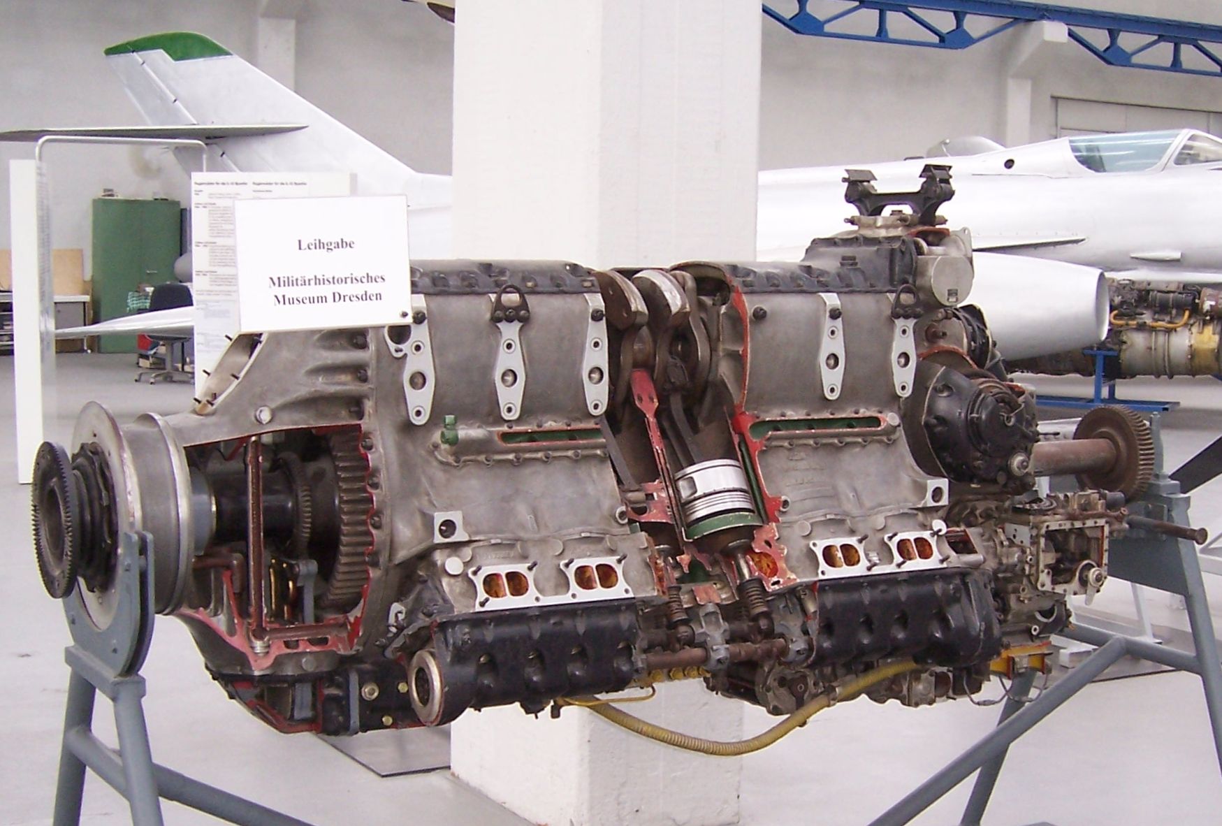 Немецкие двигатели автомобилей. Jumo.213е. Jumo 213a-1. Юмо 213 двигатель. Двигатель Юнкерс юмо 205.