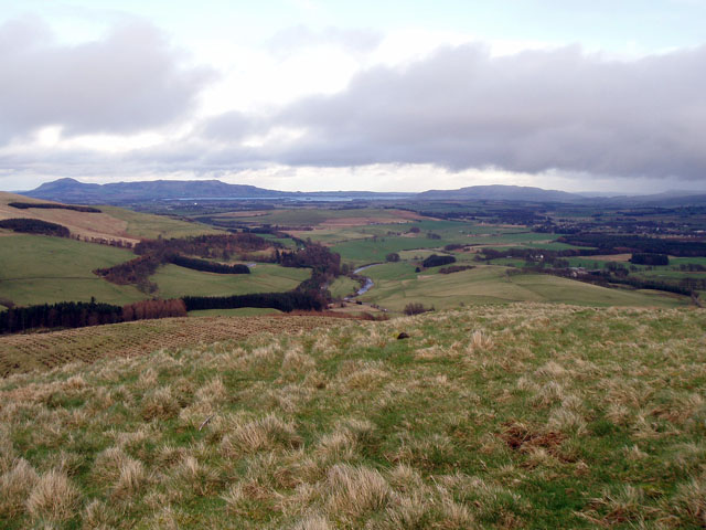 Loch Leven and the Plain of Kinross - geograph.org.uk - 370304