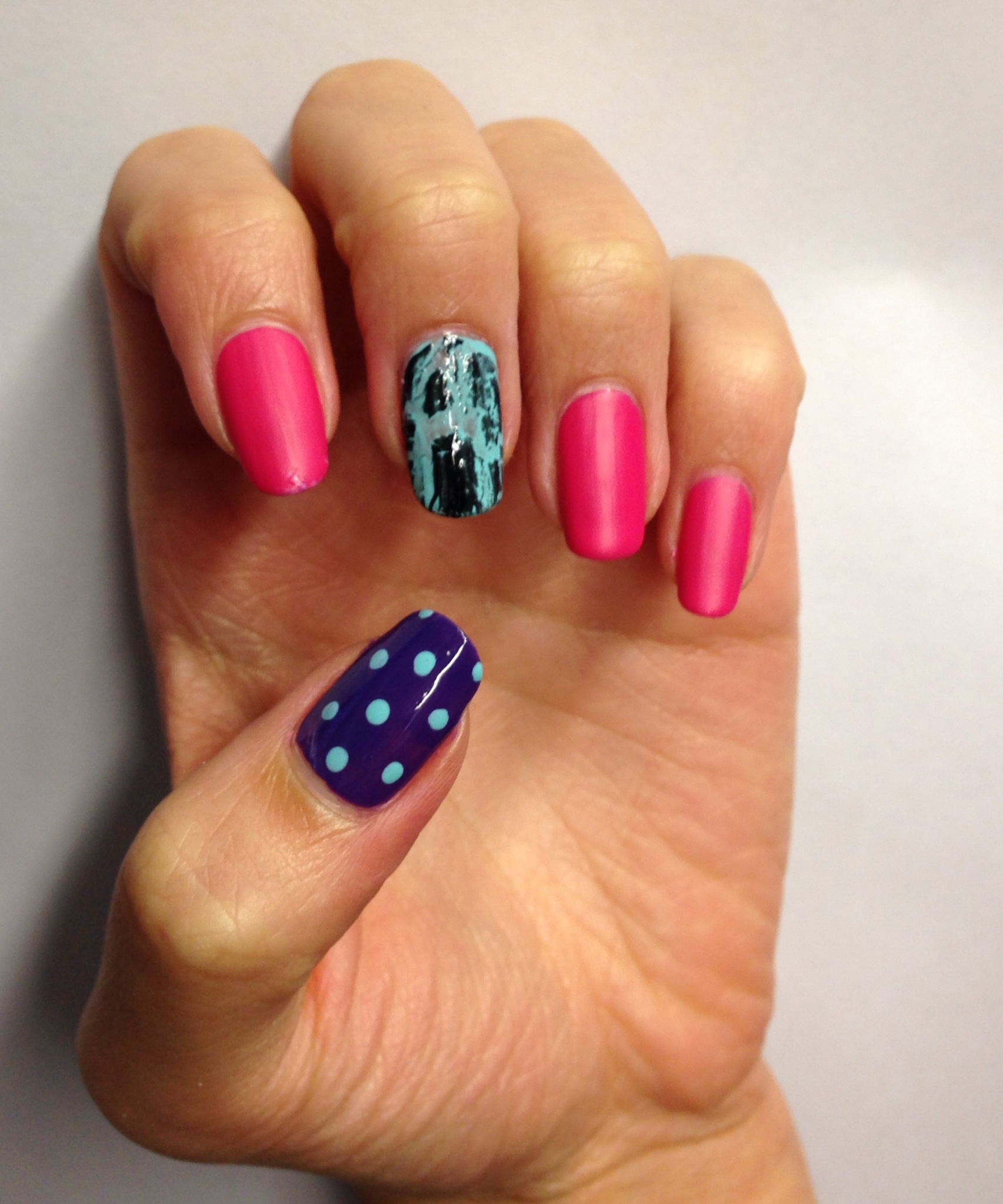 File:Nail art example, Nov 2013.jpg - Wikimedia Commons