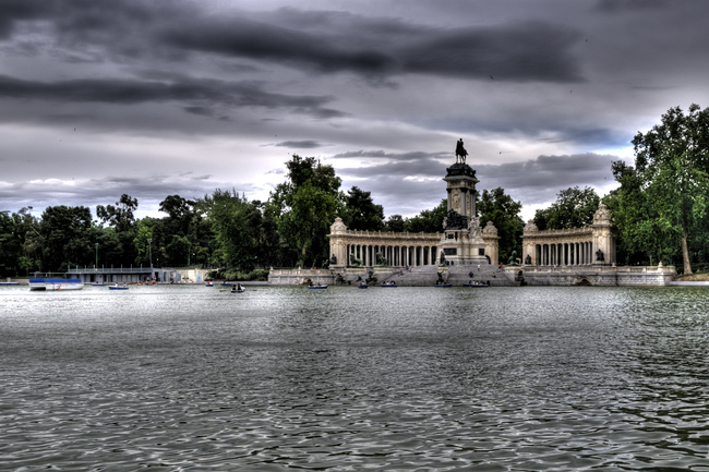 File:Parque del buen retiro.jpg