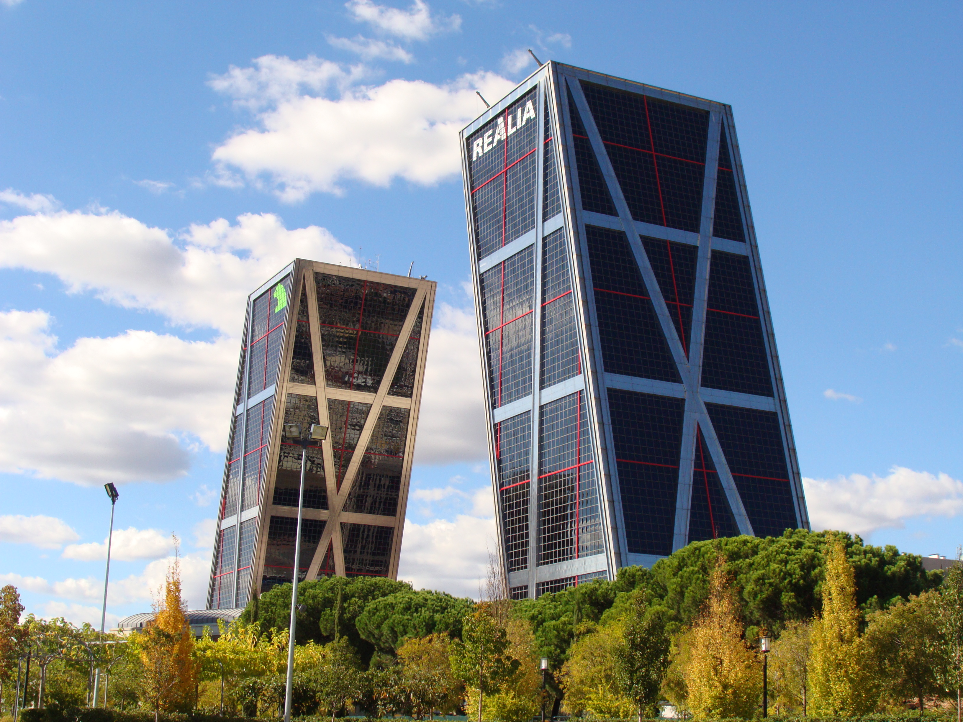 La emblemática Torre KIO será la sede operativa en Madrid del