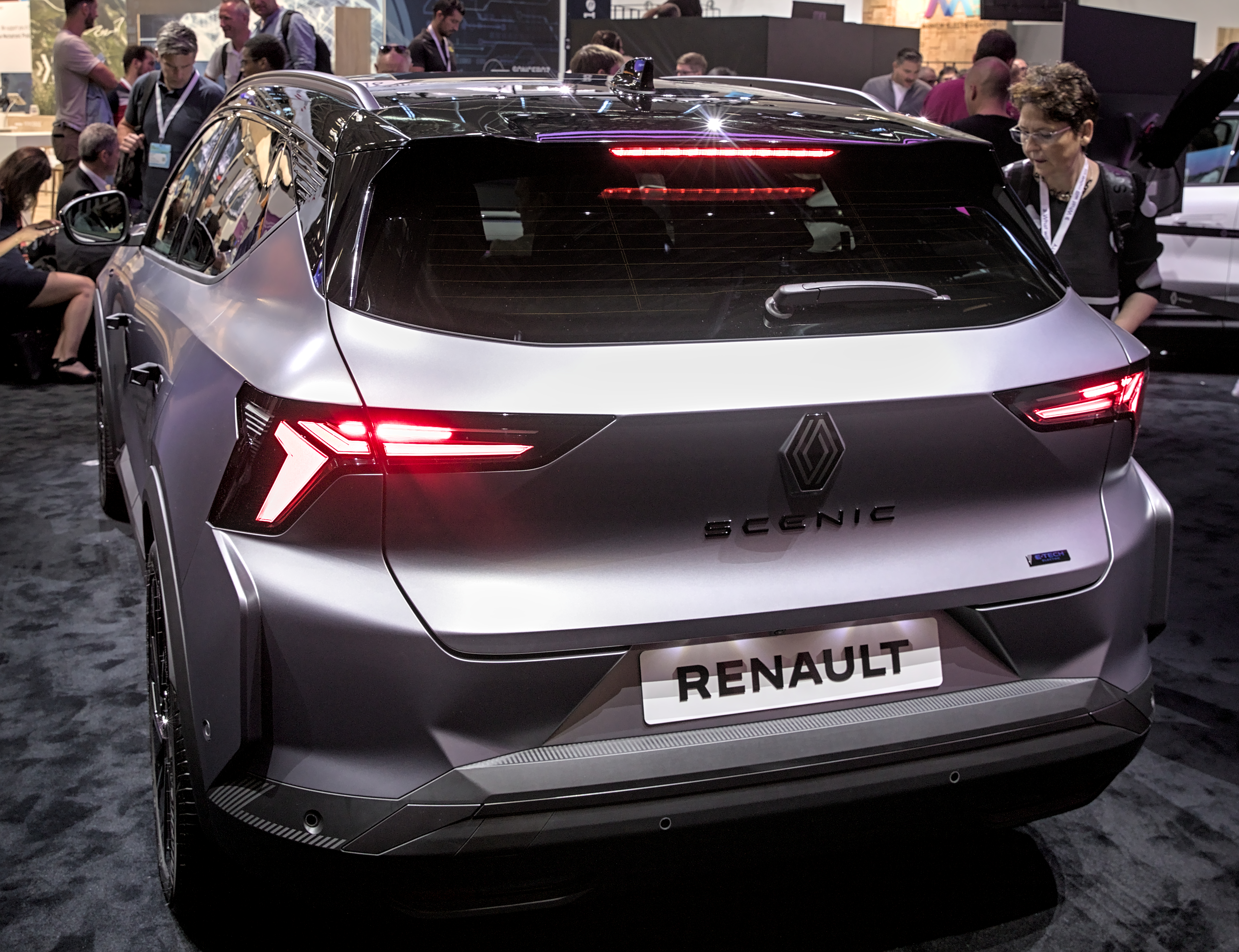 File:Renault Scénic E-Tech IAA 2023 1X7A0238.jpg - Wikipedia