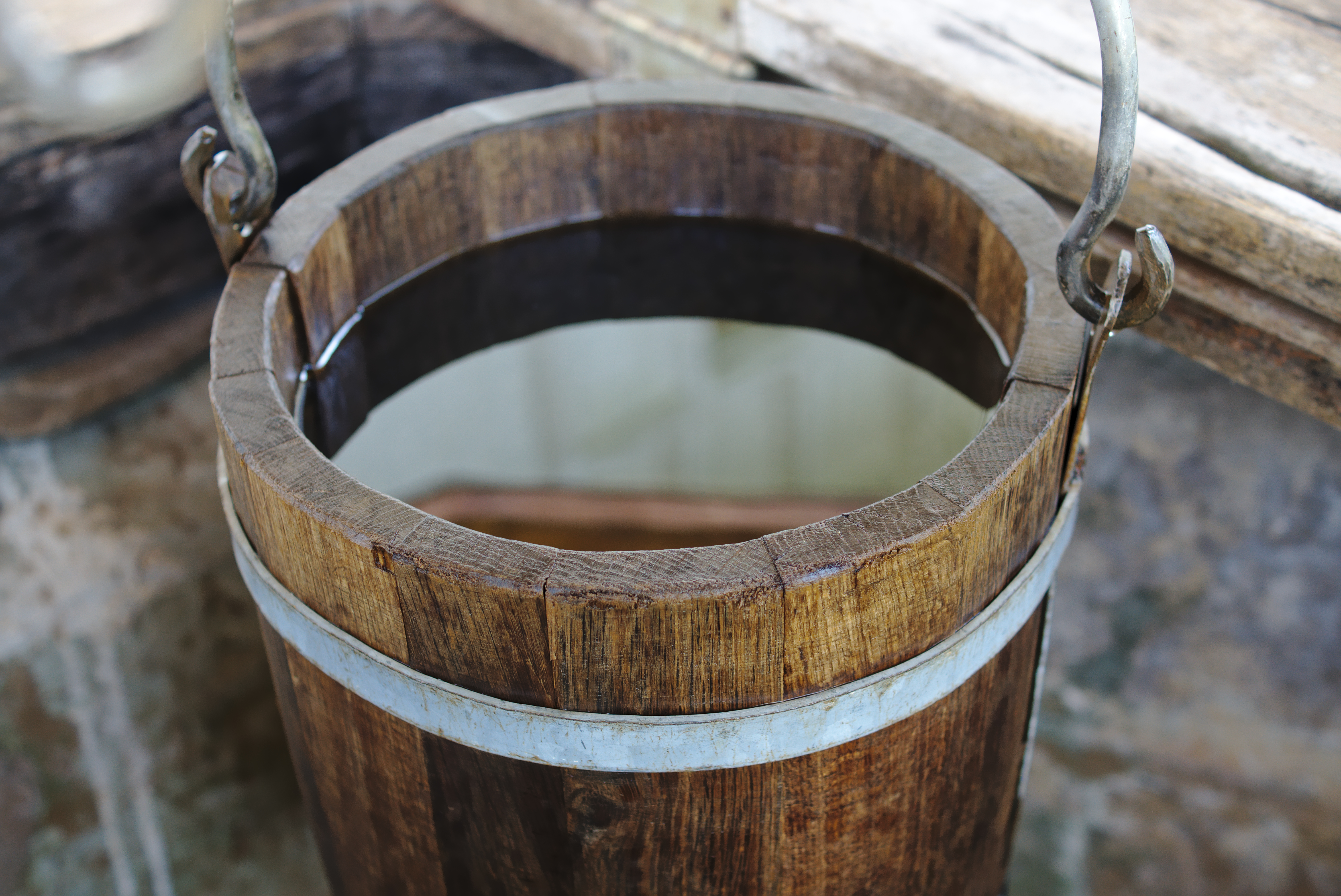 File:Romania Putna Monastery Well Water Bucket.jpg - Wikipedia