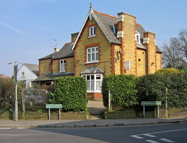 Picture of Rosecroft Social Club courtesy of Wikimedia Commons contributors - click for full credit