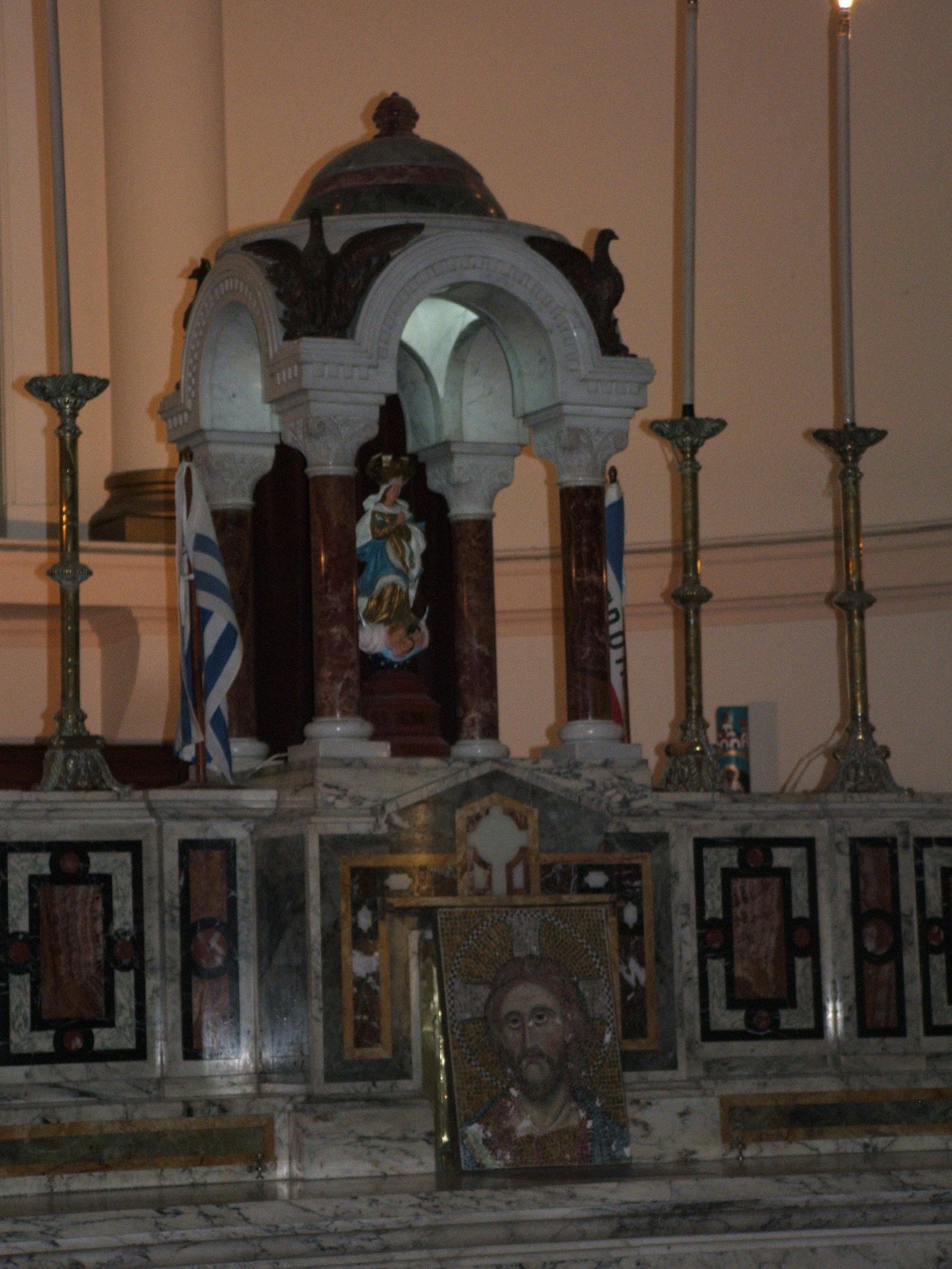 File:Altar de San Miguel Arcangel.jpg - Wikimedia Commons