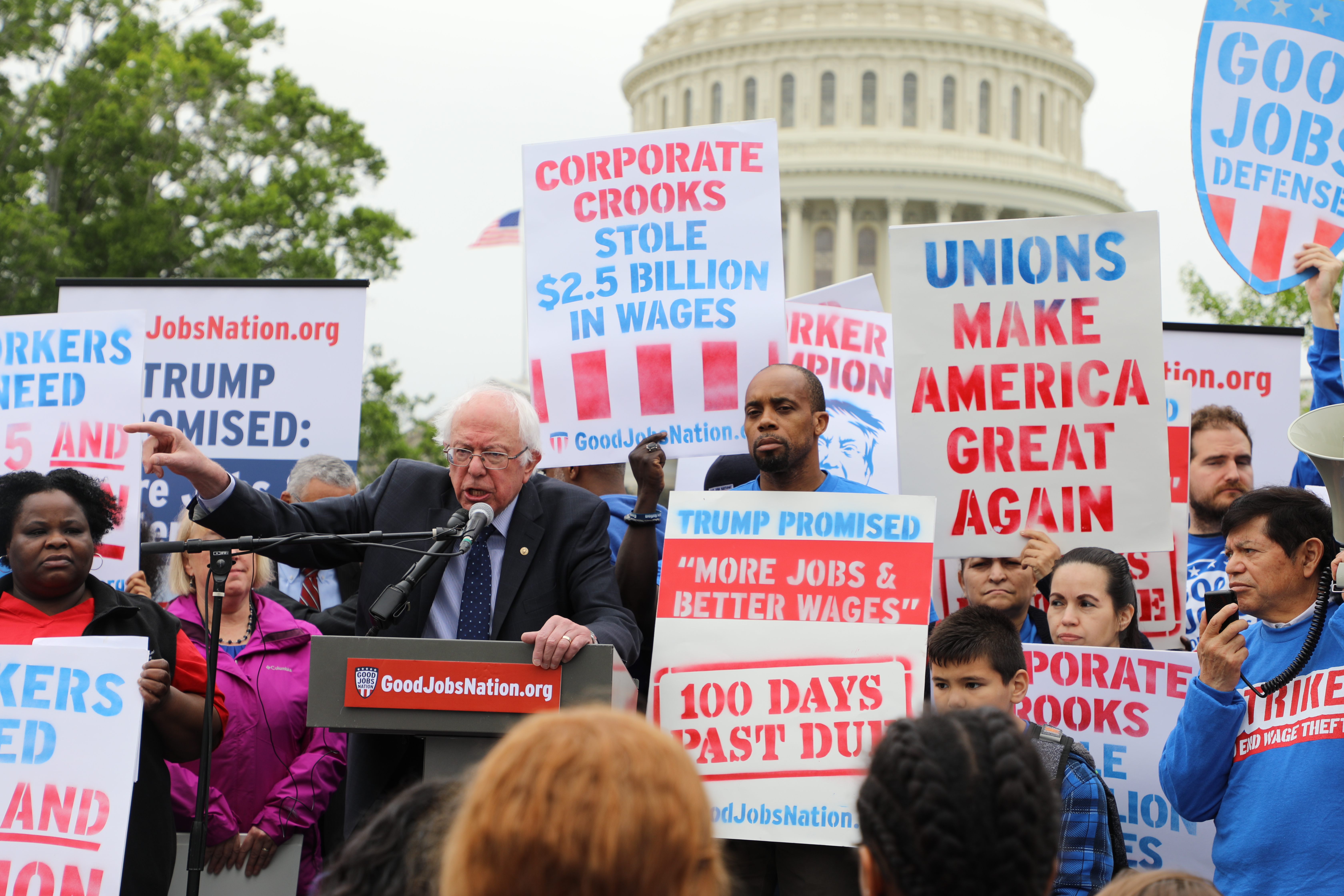 File:Sanders Introduces $15 Minimum Wage.jpg - Wikipedia