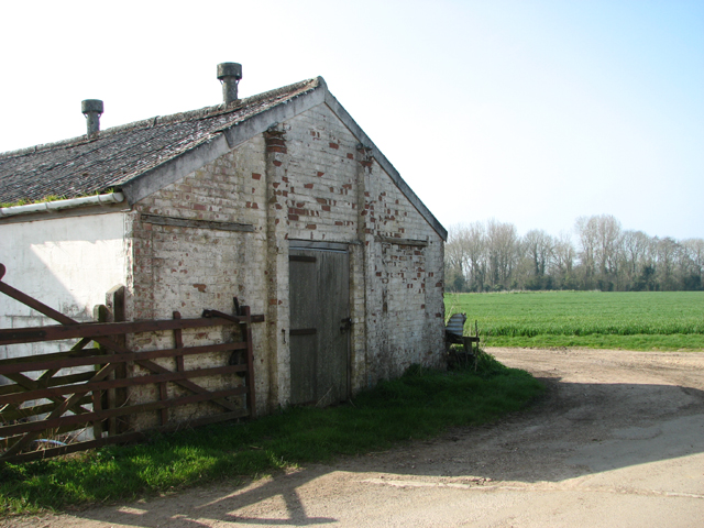 File:Shed at Wramplingham Hall - geograph.org.uk - 5326075.jpg