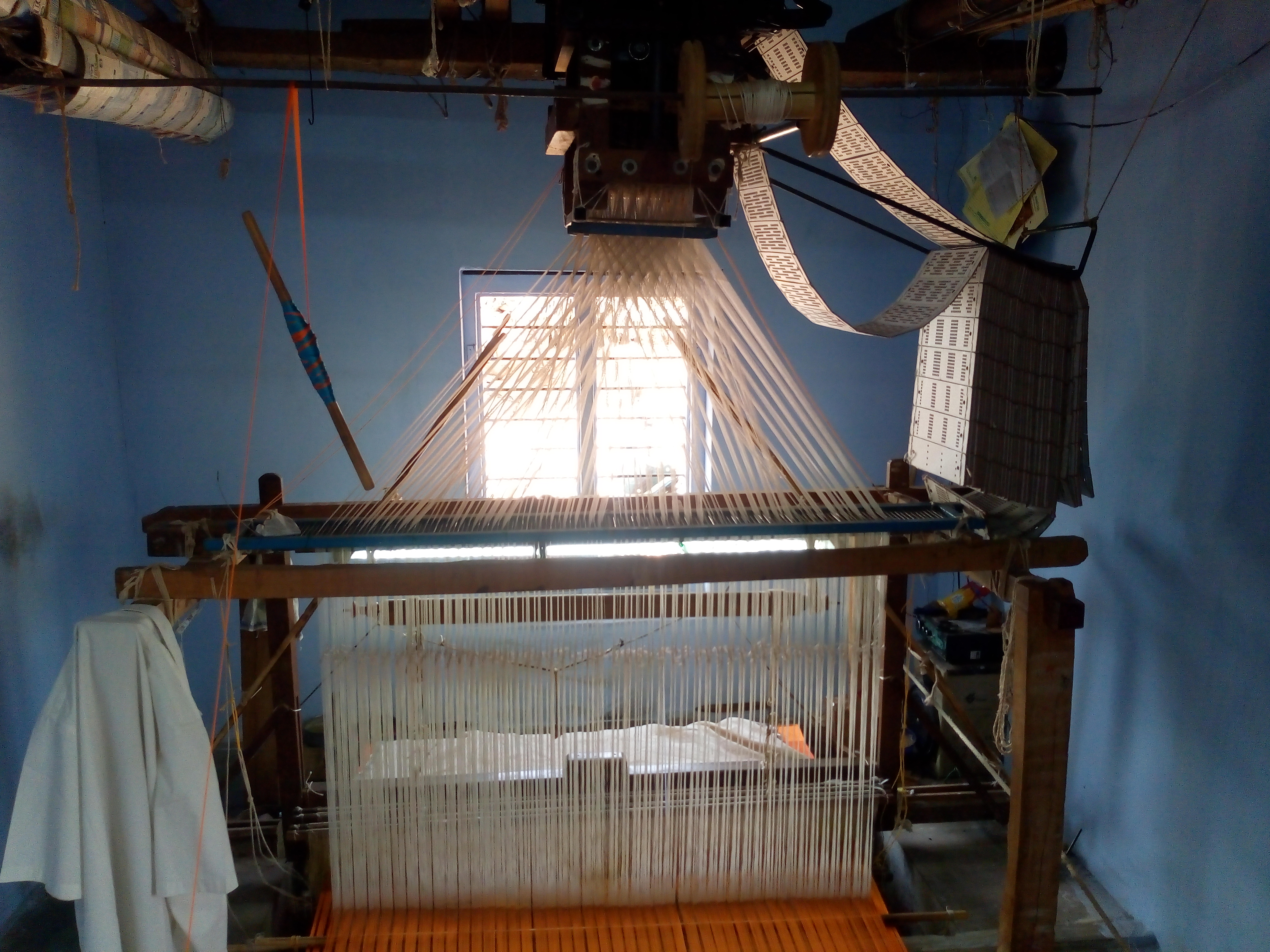 File:Khadi Kraft-the silk center-salem Wiki DEC2011-Tamil Nadu.jpg -  Wikimedia Commons