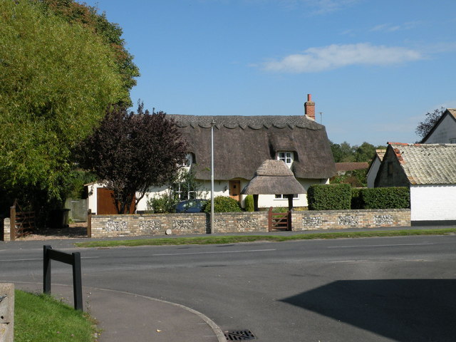 File:Thatched cottage in Church Street - geograph.org.uk - 970111.jpg