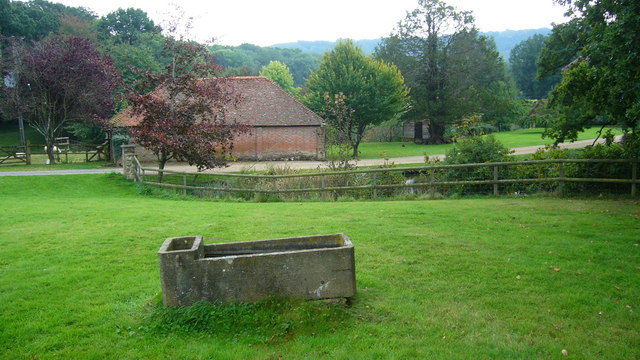 Trough with building and pond on the New Lipchis Way - geograph.org.uk - 975873