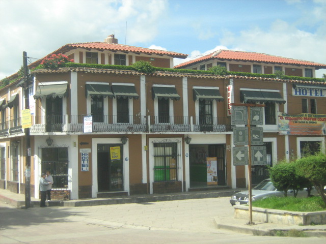 File:Un Hotel en San Cristobal de las Casas. - panoramio.jpg