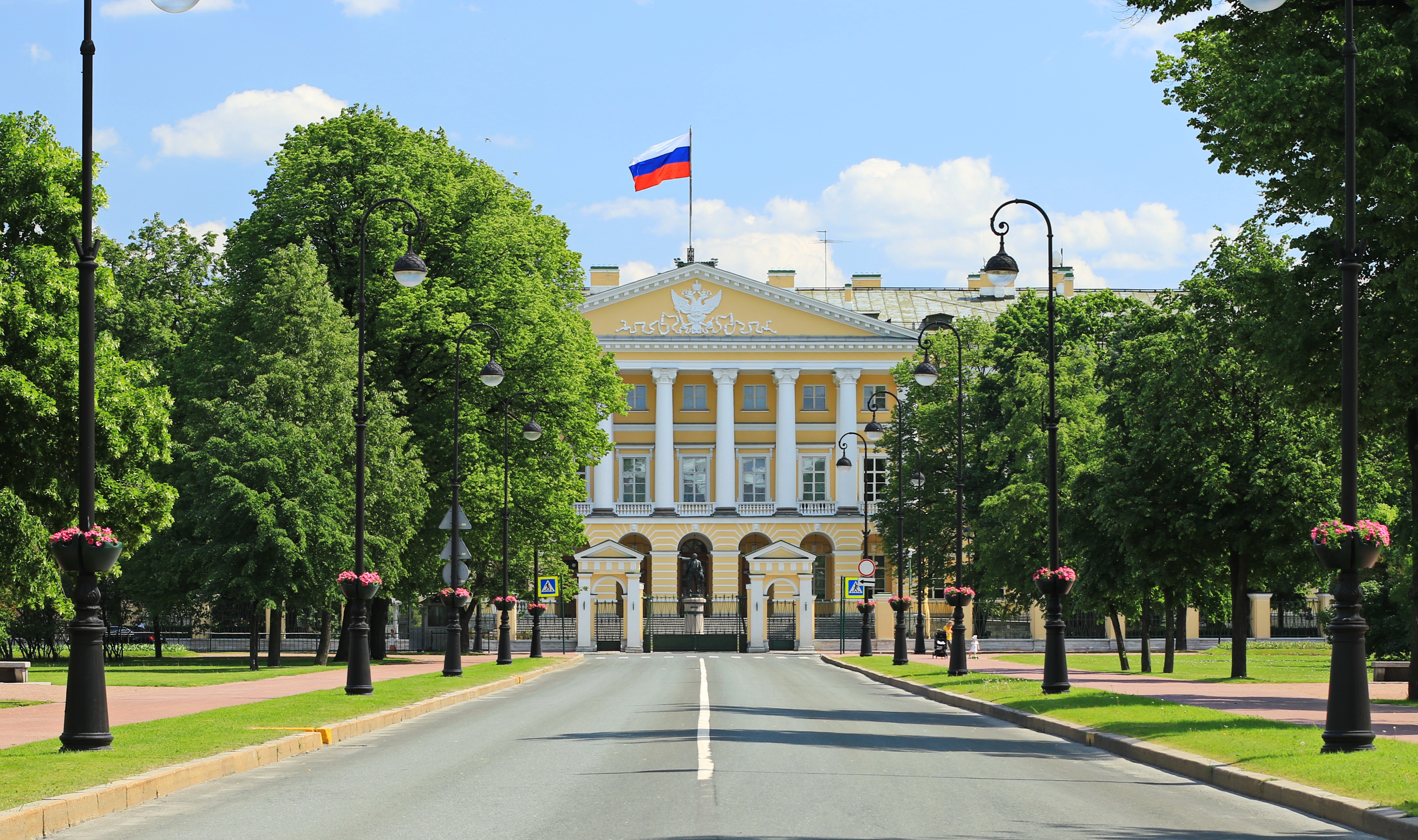 Смольный дворец в санкт петербурге фото адрес на карте