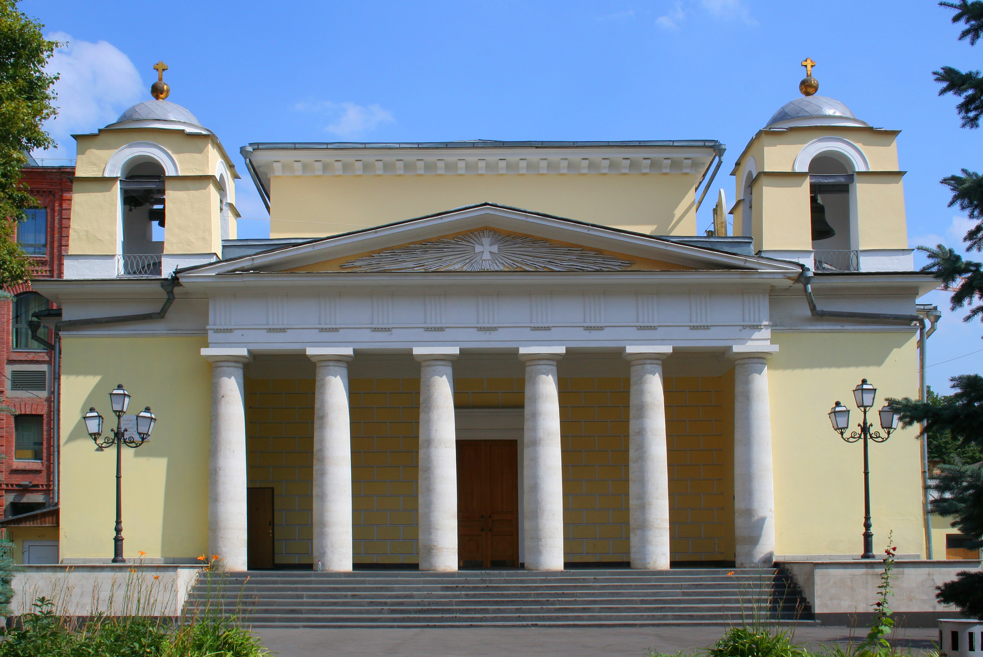 Католическая церковь Людовика в Москве.jpg