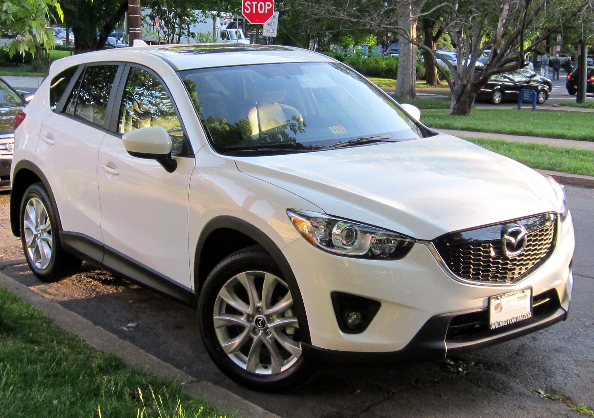 Мазда сх5 владивосток. Mazda CX-5. Mazda СХ-5. Мазда СХ-5 2013 белый. Mazda CX 5 White.