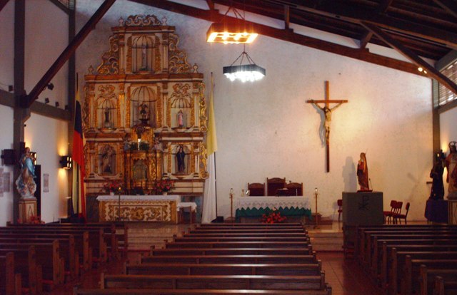 File:Altar Mayor de la Iglesia del Santo Ángel Custodio. Caripe-El Guácharo. Estado Monagas, Venezuela..JPG