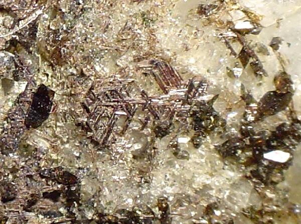 File:Anatase-Sagenite-Quartz-204060.jpg