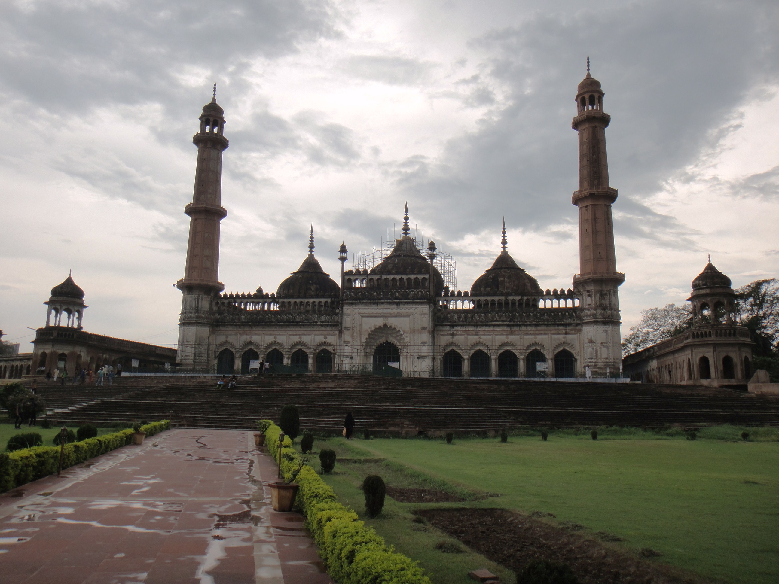 Мечеть бар. Лакнау. Мечеть в Лакхнау. Lucknow Taj Mahal.