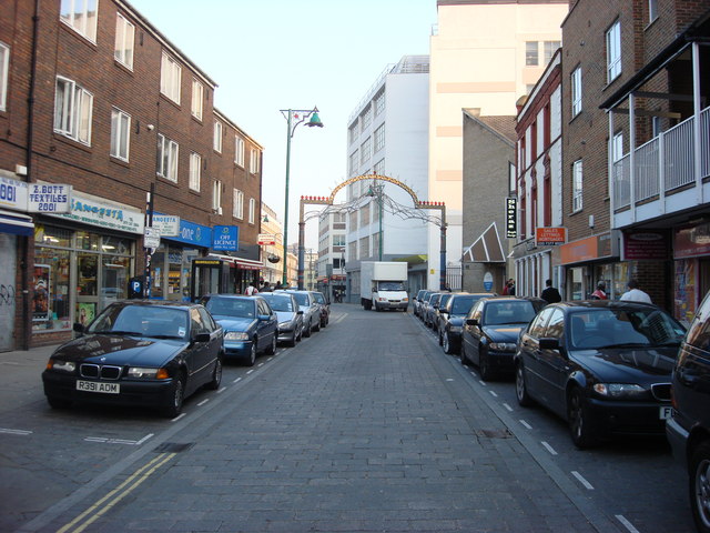 File:B134, Brick Lane - geograph.org.uk - 1032560.jpg