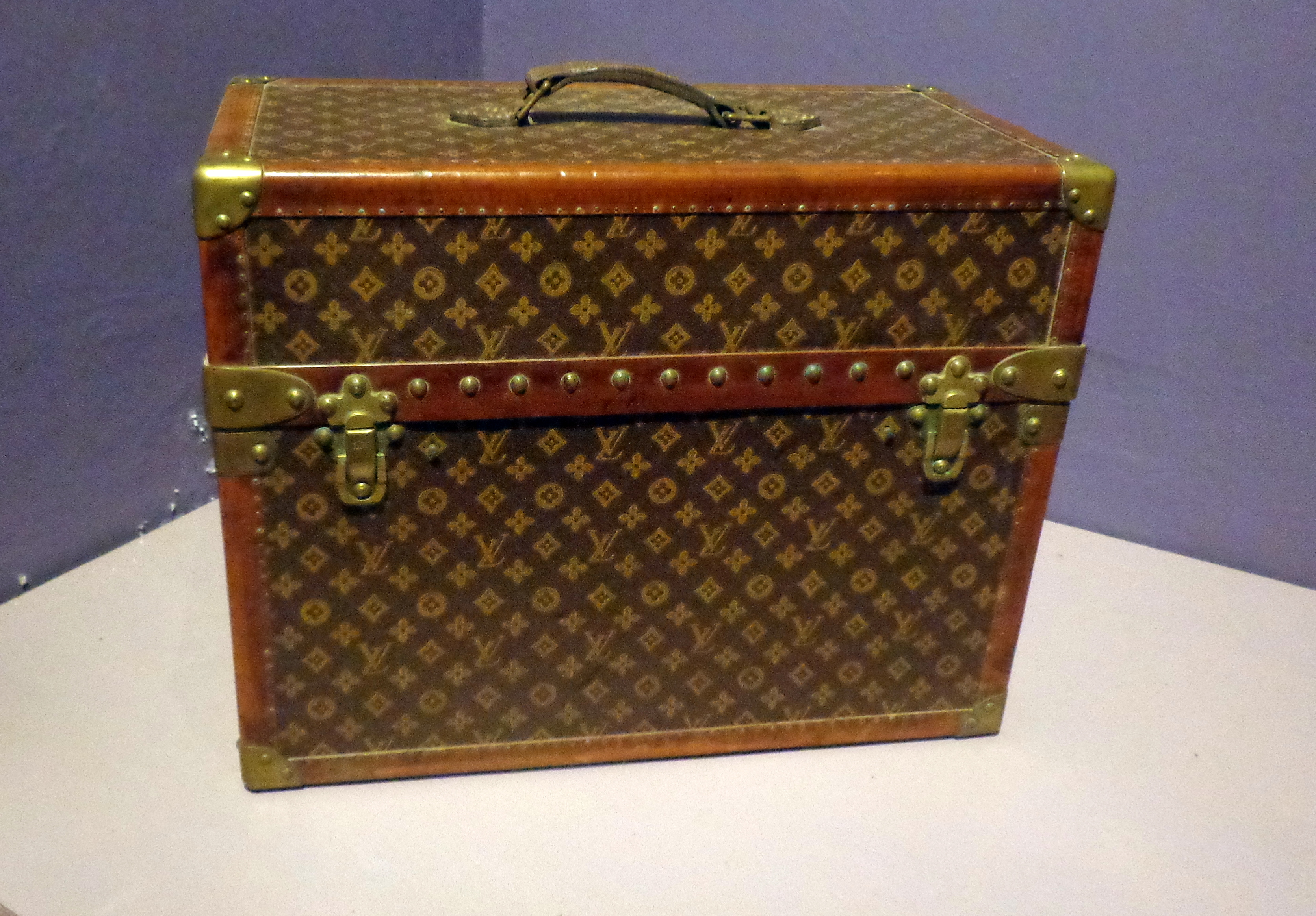 louis vuitton trunk dhgate