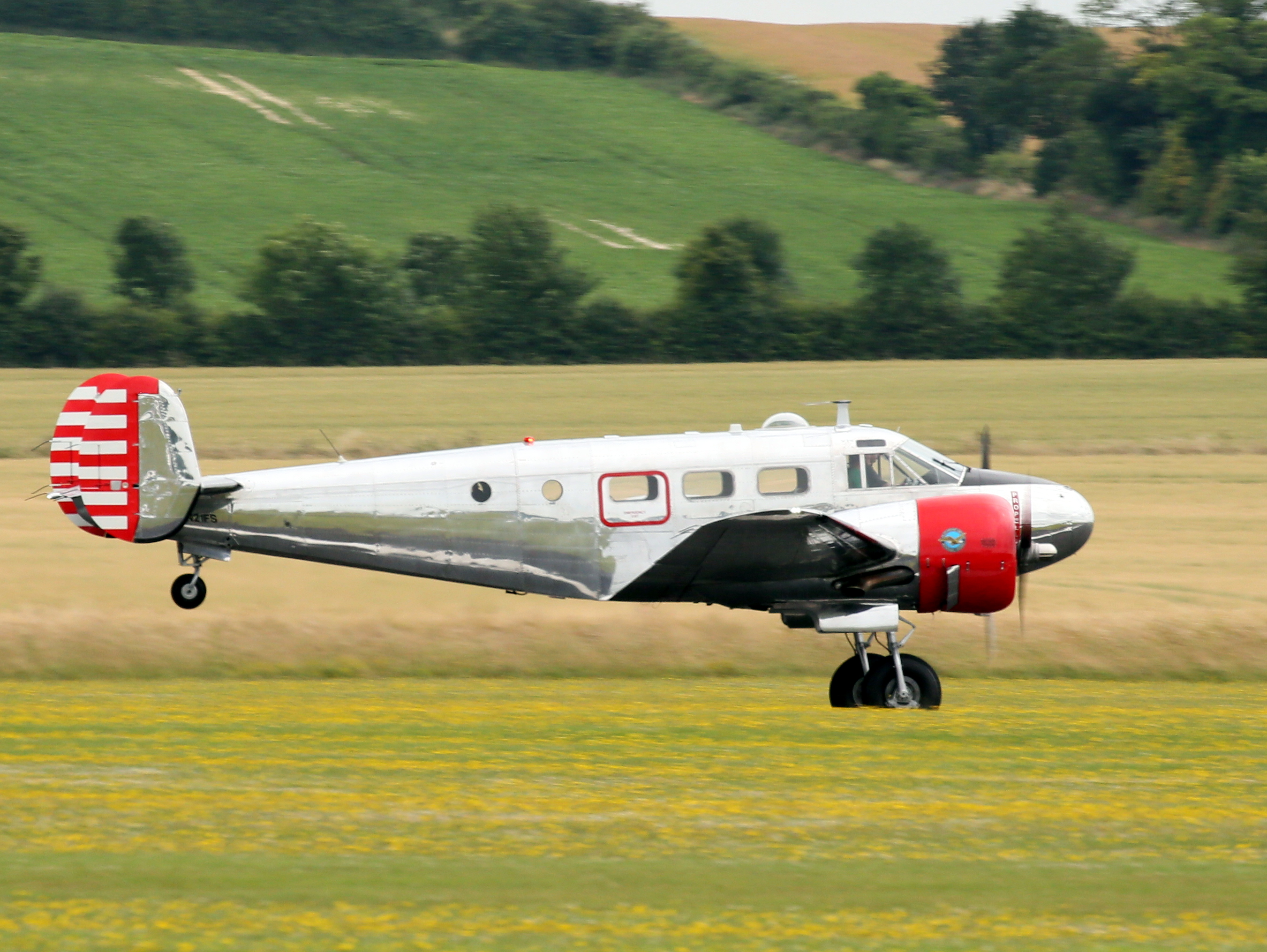 Fly 18. Рутановского Бичкрафта. American Legend aircraft.