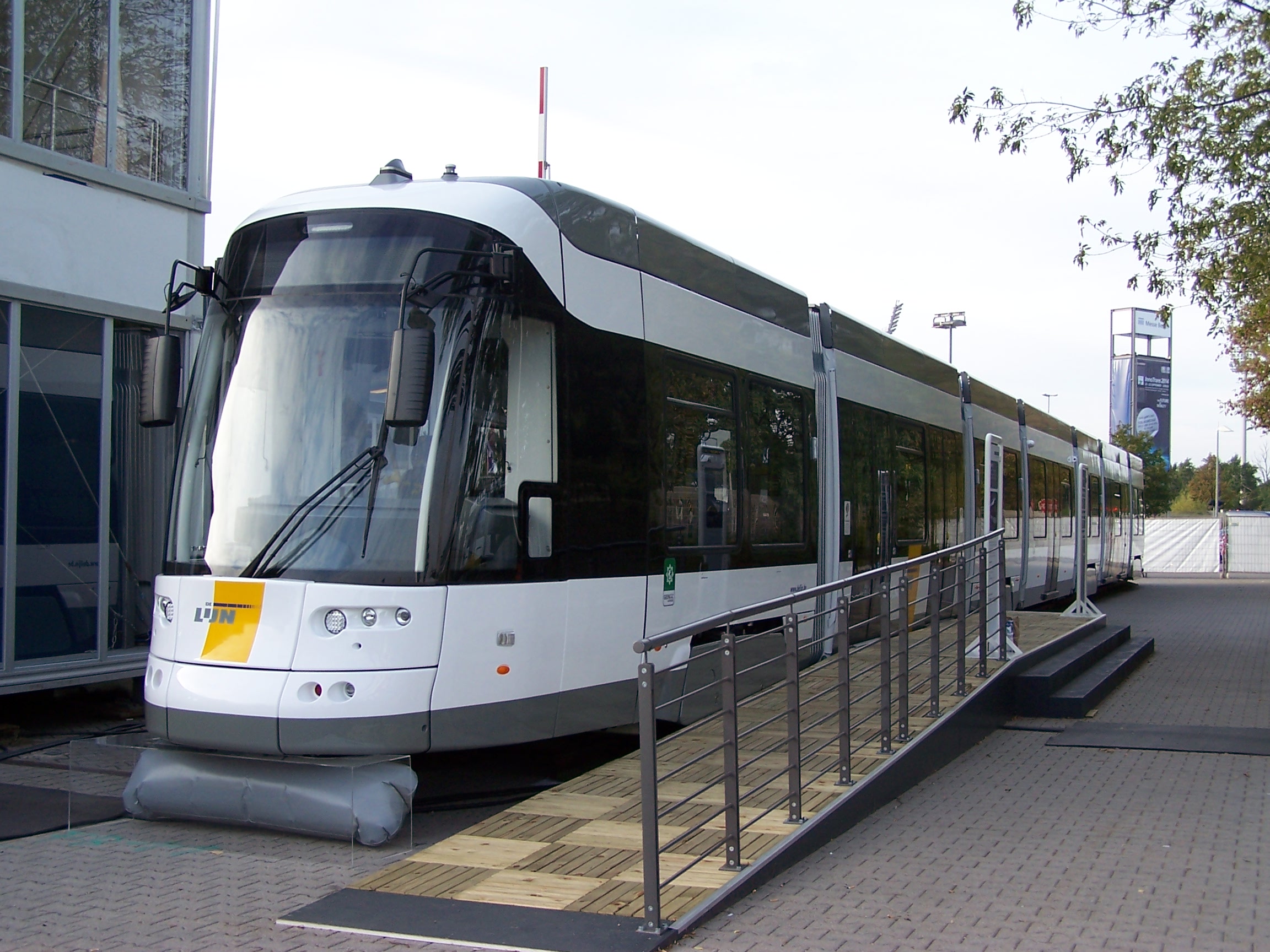 2 De Lijn Gent Innotrans 2014.JPG - Wikipedia