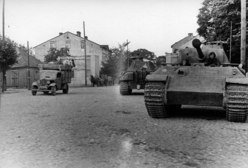 File:Bundesarchiv Bild 101I-695-0419-03A, Ostfront, Panzer.jpg - Wikipedia
